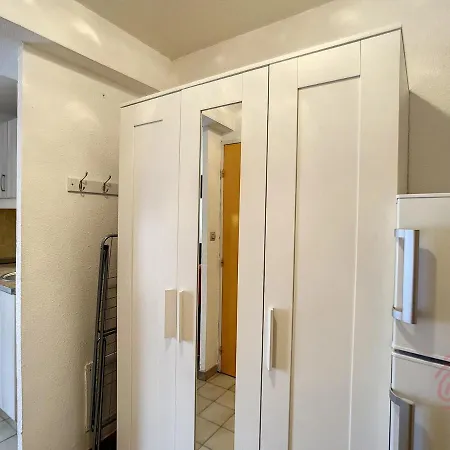 Apartment F2 Avec Terrasse, Parking Et Wifi A - Fr-1-451-107 *