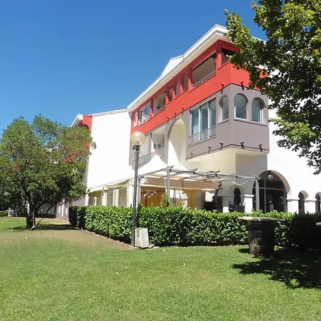 F2 Avec Terrasse, Parking Et Wifi A - Fr-1-451-107 *