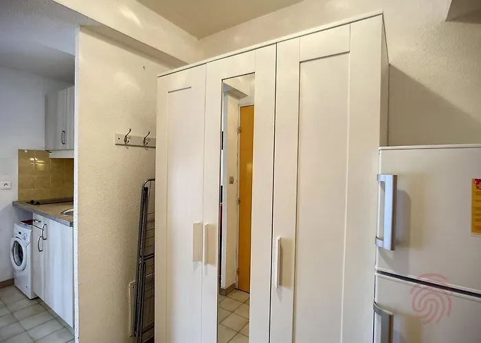 Apartamento F2 Avec Terrasse, Parking Et Wifi à - Fr-1-451-107 *